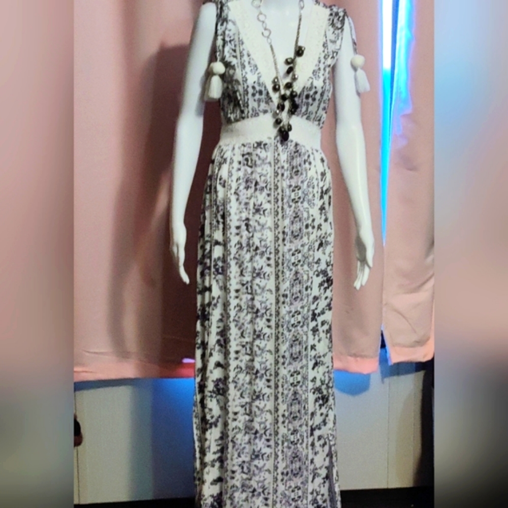NWT--American Rag Cie Maxi Dress (XS)